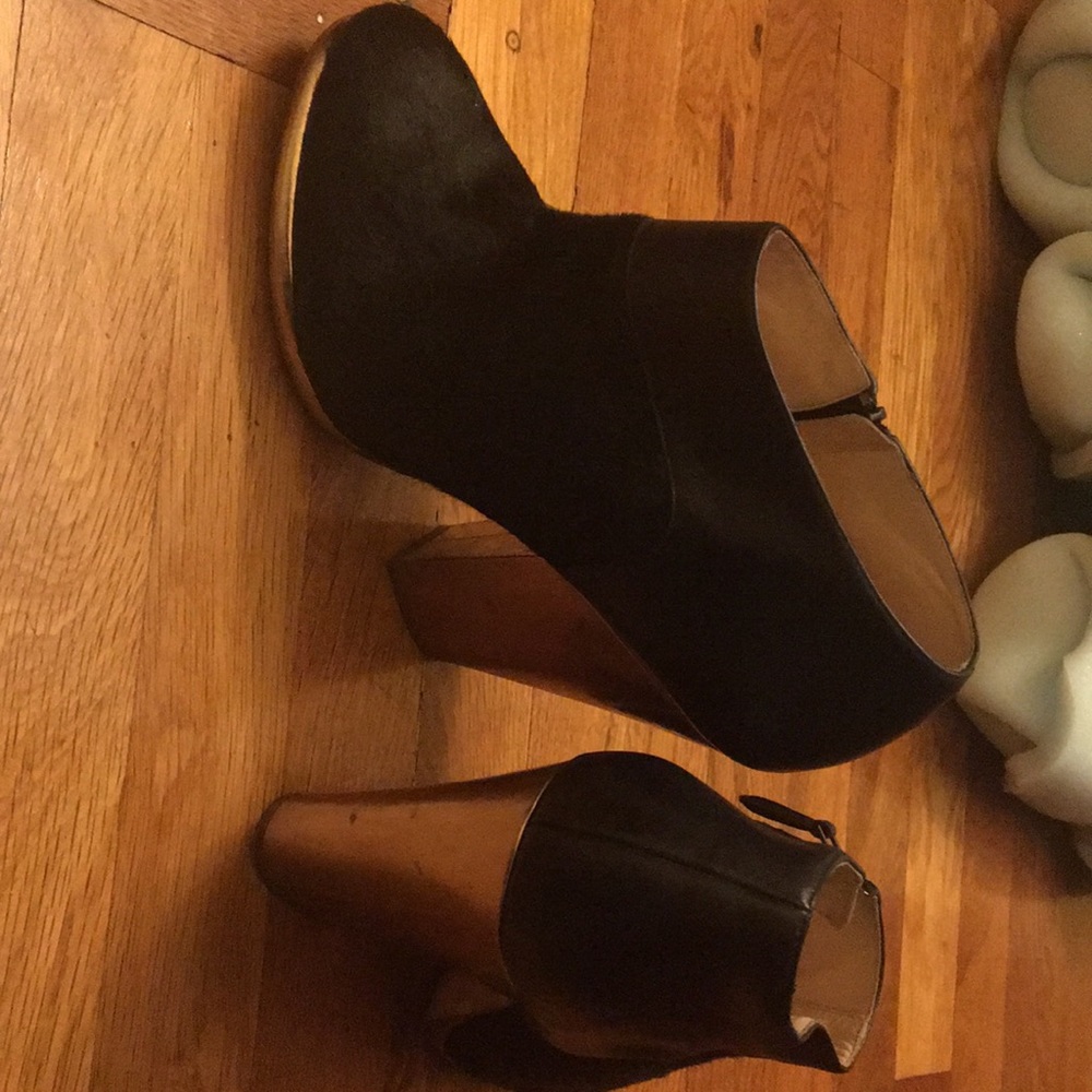 Cole Haan black ankle booties Golden hills